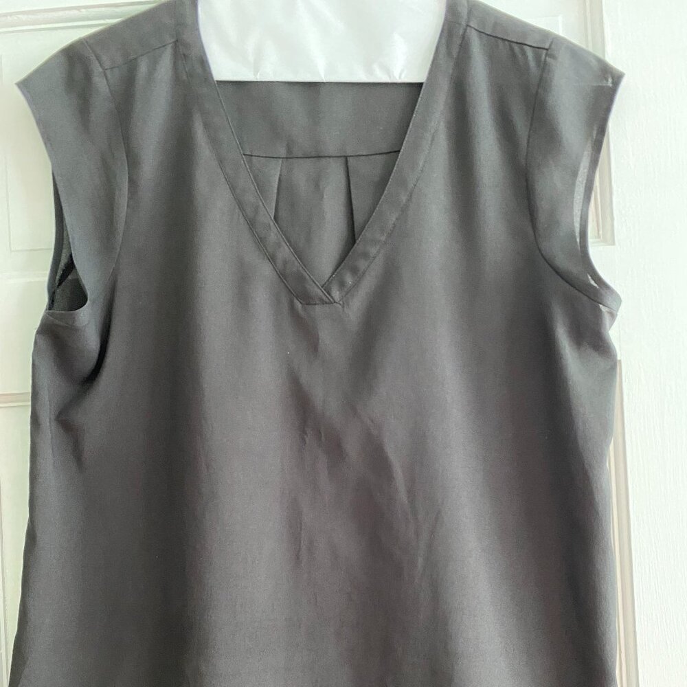 Black Light-weight Tunic Style Blouse